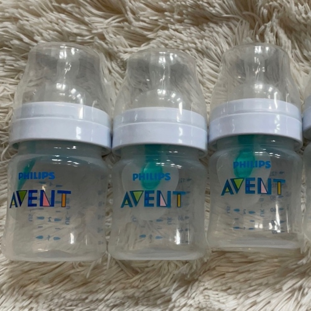 Avent ángulo colic bottles. used without box.